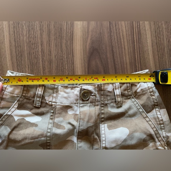 H&M camo short - Picture 3 of 8